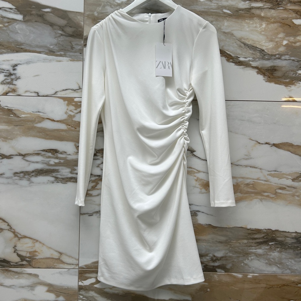 NWT White Fitted Zara Dress With Side Ruching